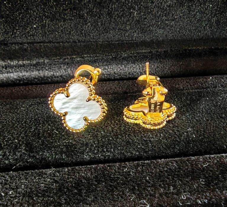 Златни дамски обеци, Vintage Alhambra earrings, Van Cleef & Arpels VCA