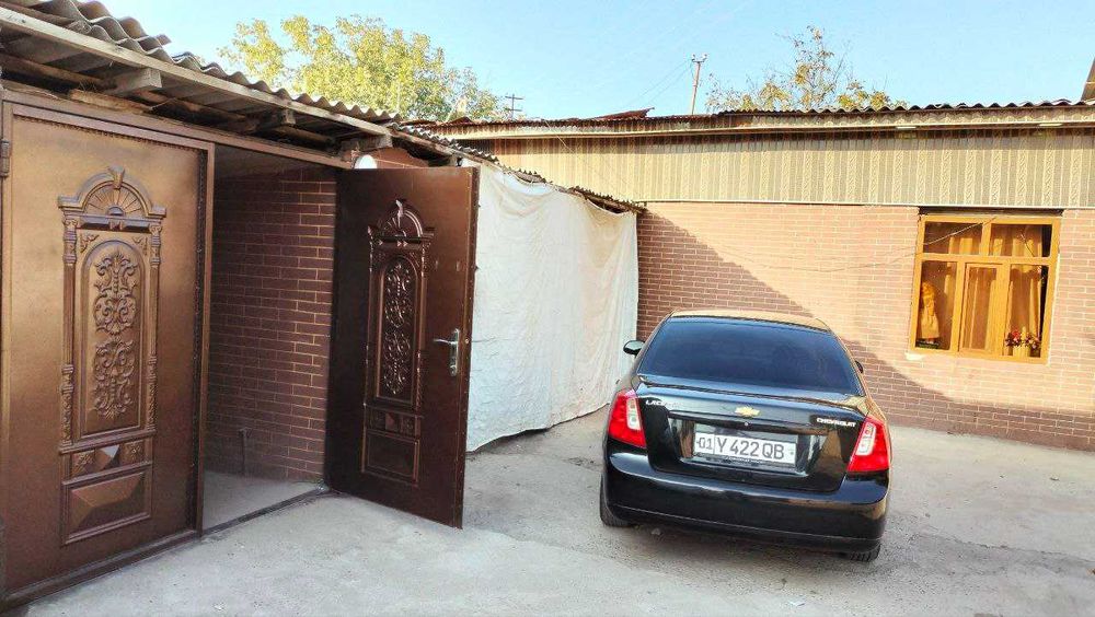 Hovli sotiladi 6 sotix Adres Toshmi postdan 4 km ichkarida Ko'ksaroy