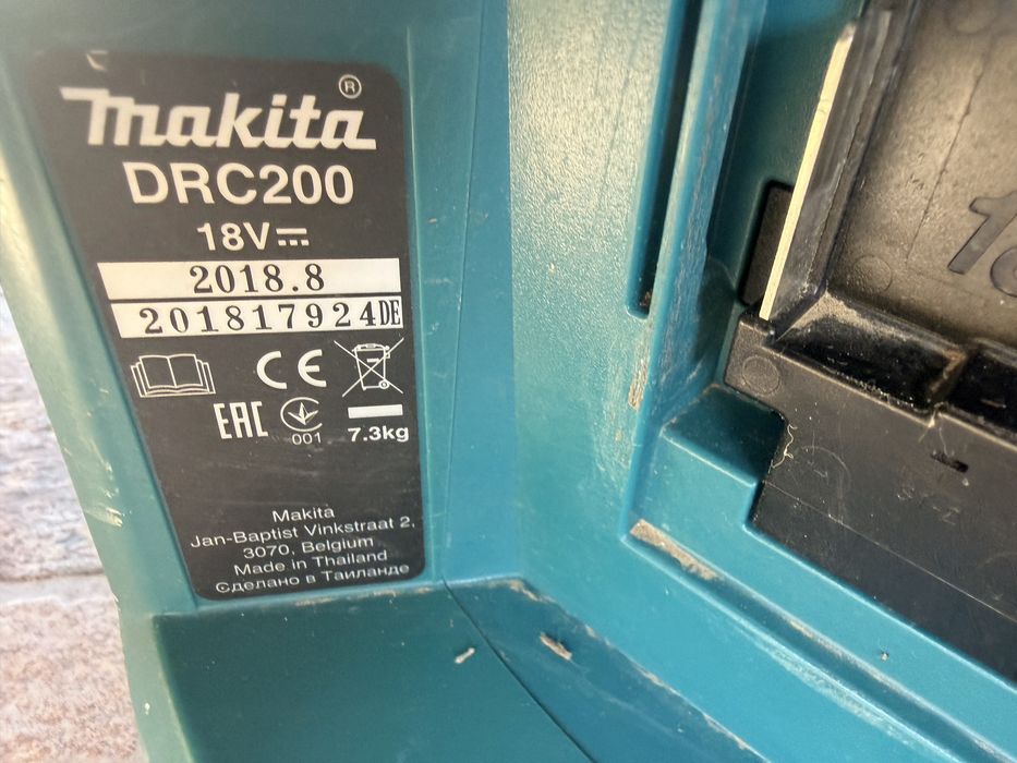Aspirator robot Makita pe bateri