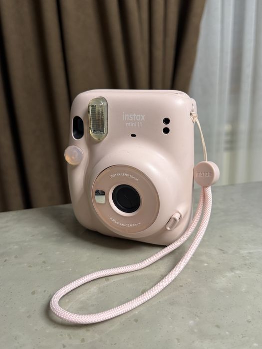 Instax mini 11 фотоопарат