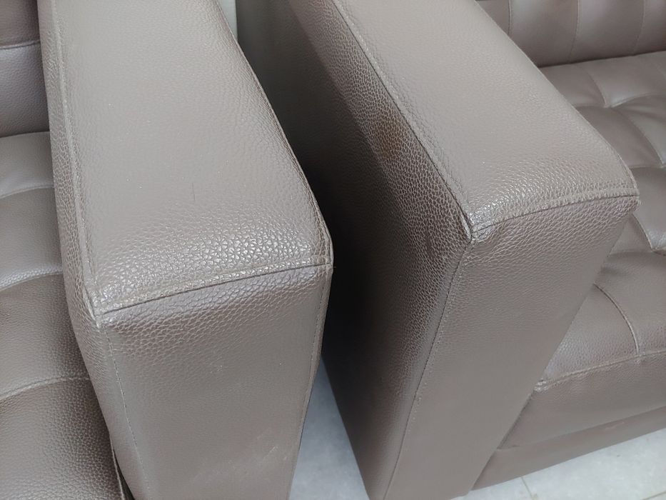 Продам кожанные кресла