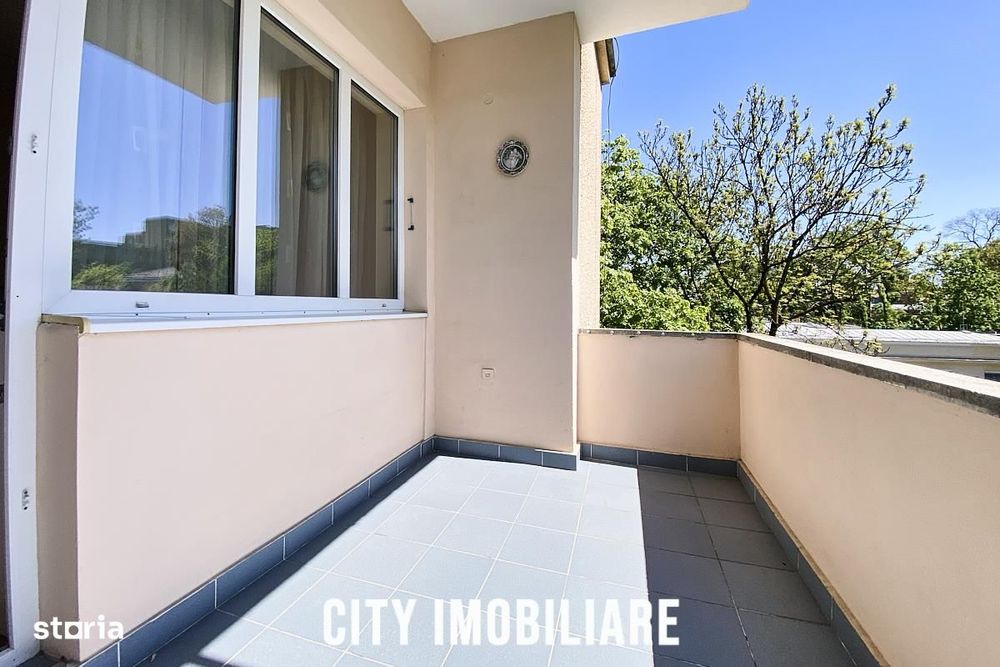 Apartament 3 camere, decomandate, S 100 mp, garaj, str. Hajdeu.