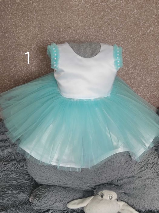 Продам платье для девочки 1-2 лет