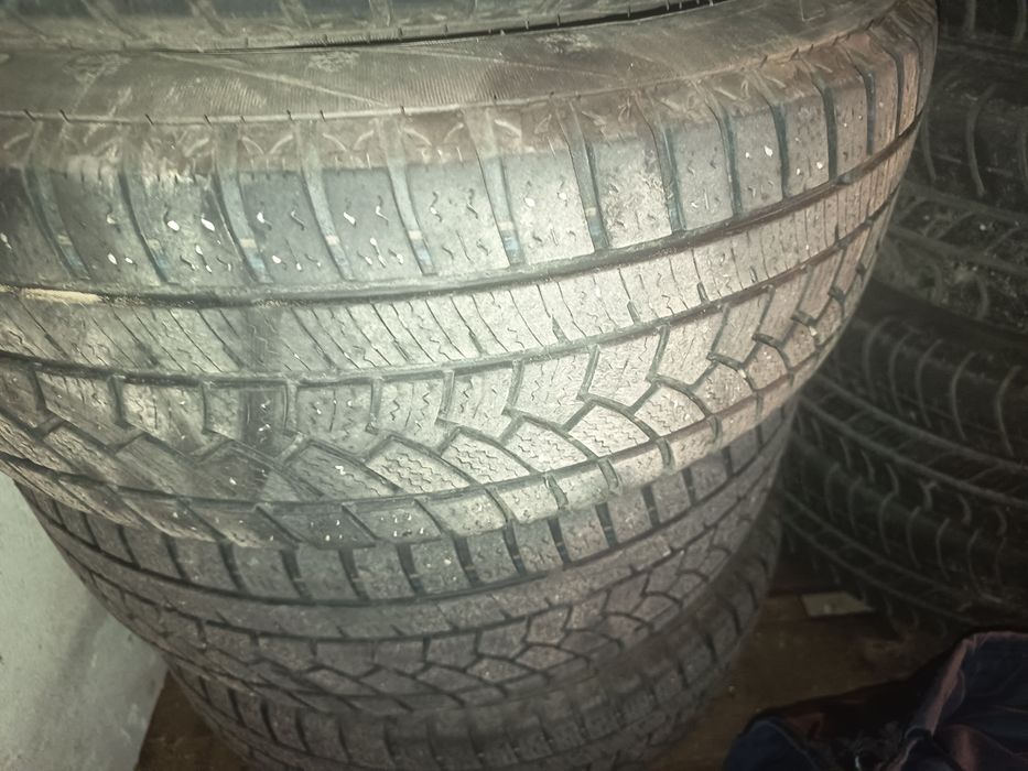 Продавам гуми зимни