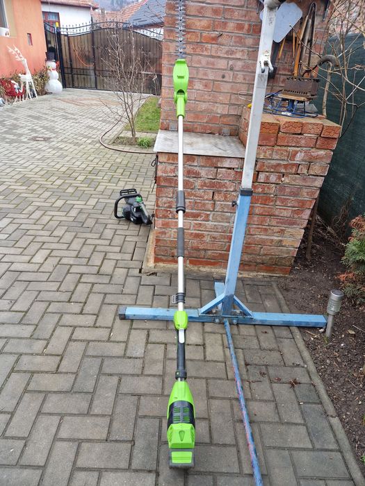 Aparat tuns gardul viu greenworks 40v