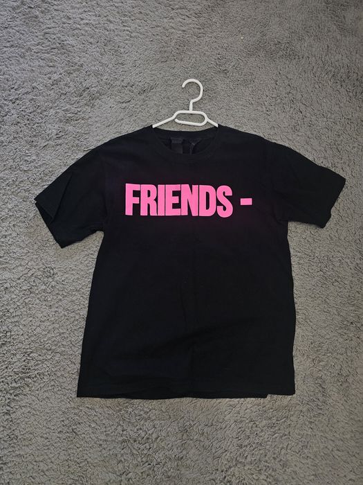Tricou Vlone Friends- Black Pink – Mărimea S (Fit Lejer)