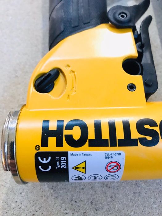 Capsator pneunatic profesional