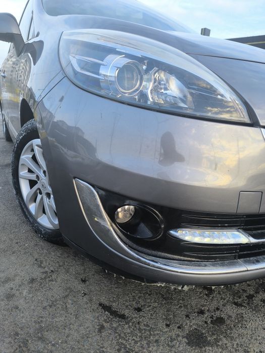 Renault Grand Scenic 3 / 1.6 dCi / 130 CP / 2012 / Navigatie / Climatr