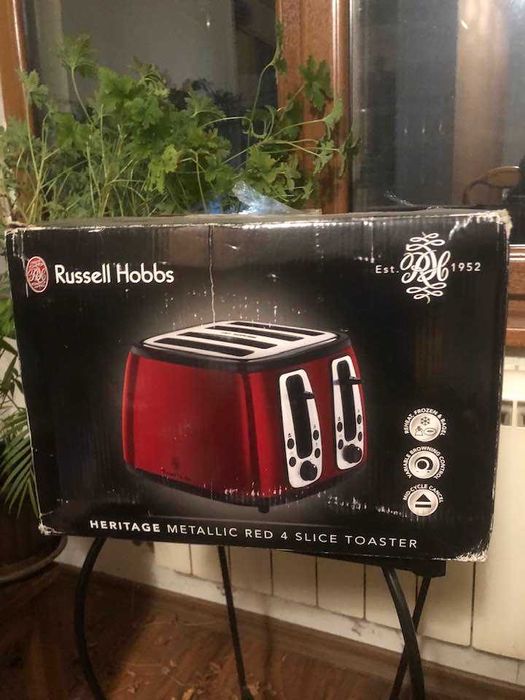 Стилен акцент в кухнята – нов двоен тостер за 4 филии Russell Hobbs