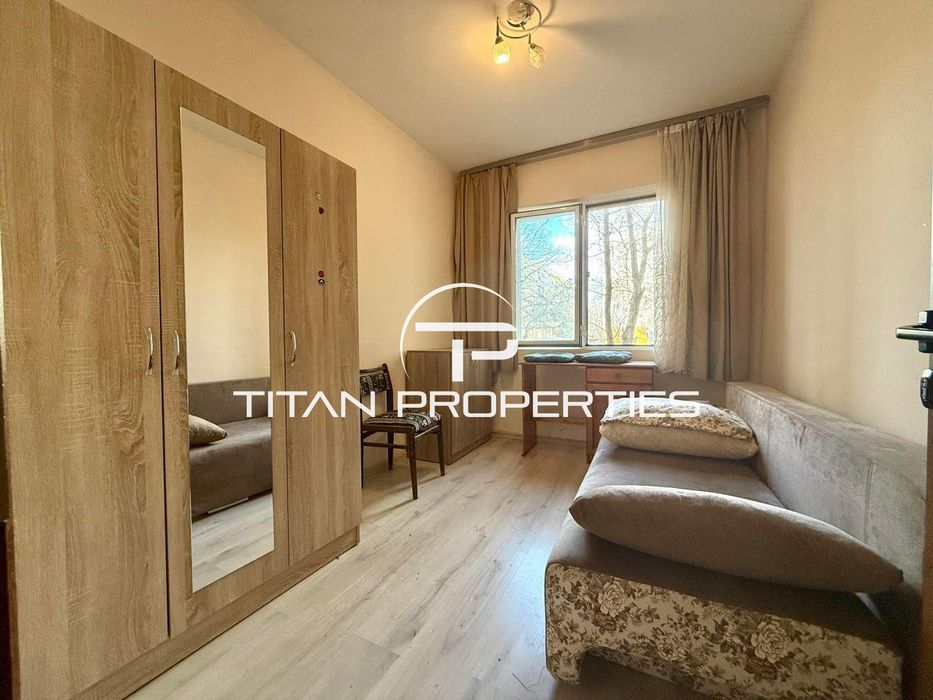 Тристаен апартамент за продажба в жк. Тракия