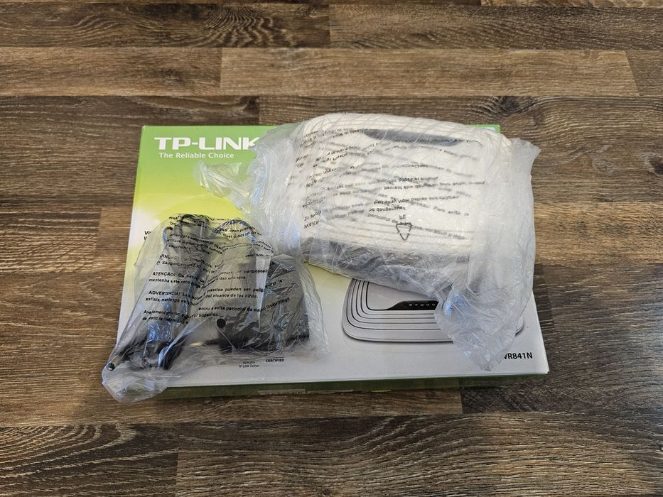 Router Asus AC1900U, TP-LINK WR740N
