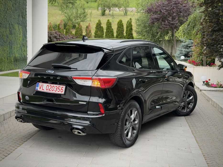 FORD Kuga 2023 — imagine 4
