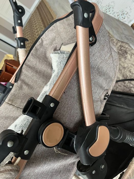 Продам коляску за 20 тыс, состояние хорошее