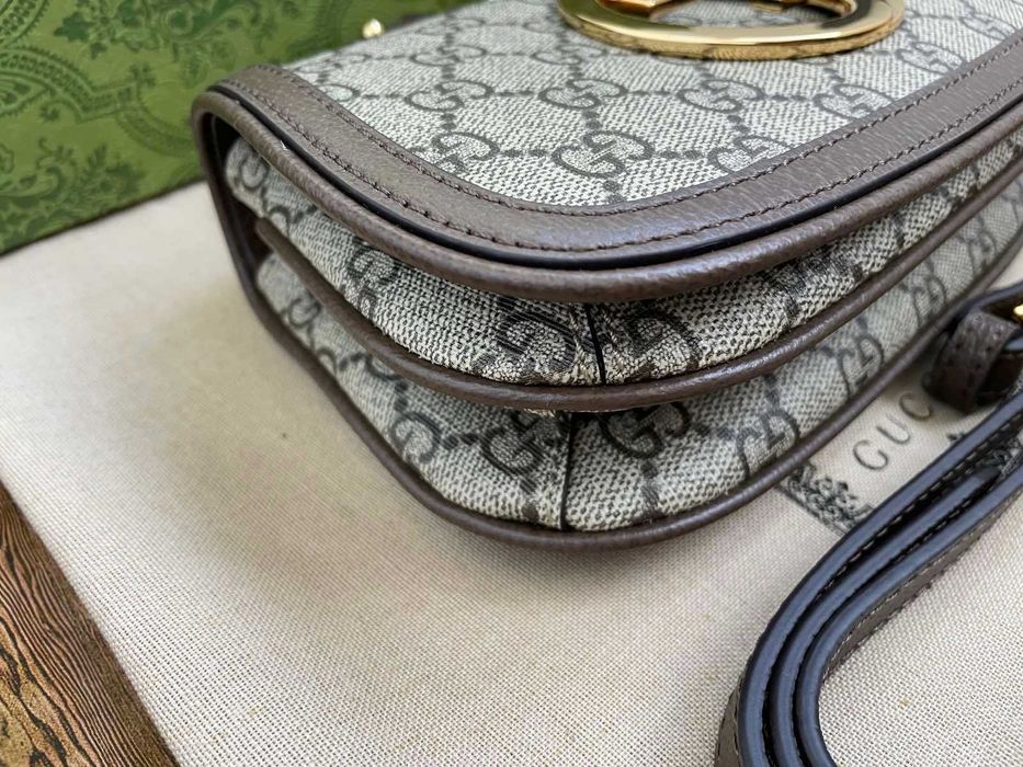Оригинална Малка Чанта Гучи Blondie Златно Gucci GG Supreme Canvas