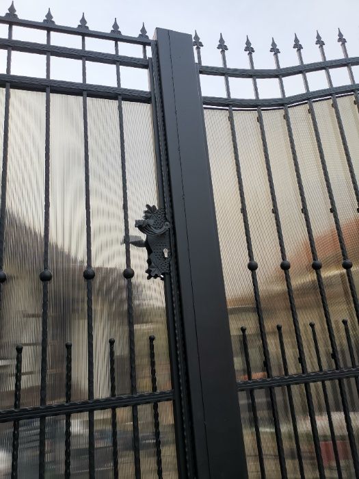 Ковано желязо - парапети, врати, огради и др.