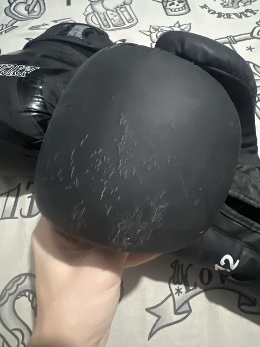 боксерские перчатки