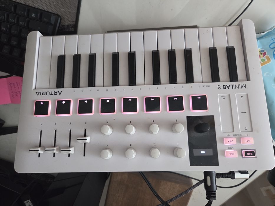 миди клавиатура Arturia  minilab3