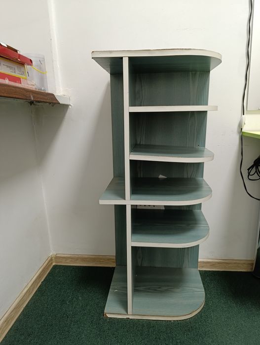 Продам столики, табуретки, скамейка, угловая полка