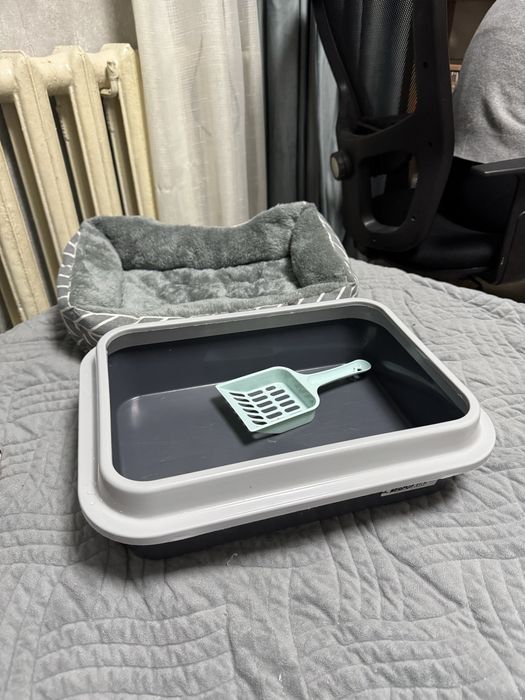 Продам лоток с совочком