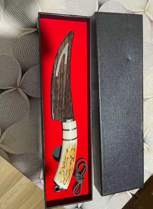 Красив нож в подаръчна кутия
