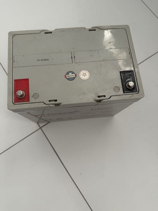 Rezina lotkani elektroniy matori uchun akumlyator