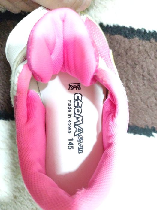 Кросовки в отличном состоянии, Корея