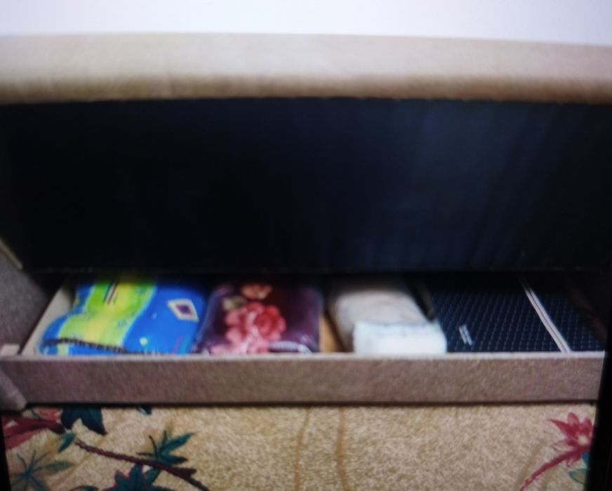 Диван-кровать и два кресла в отличном состоянии