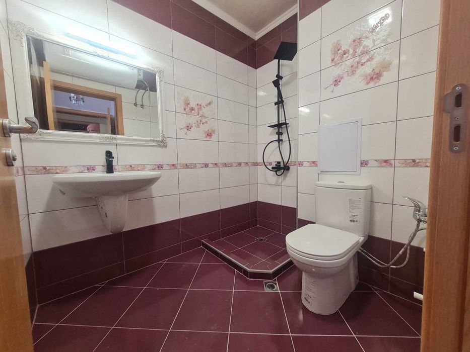 Продава се Тристаен апартамент в Пловдив, Кършияка - 119 кв.м за 2051 €/кв.м - Снимка #2