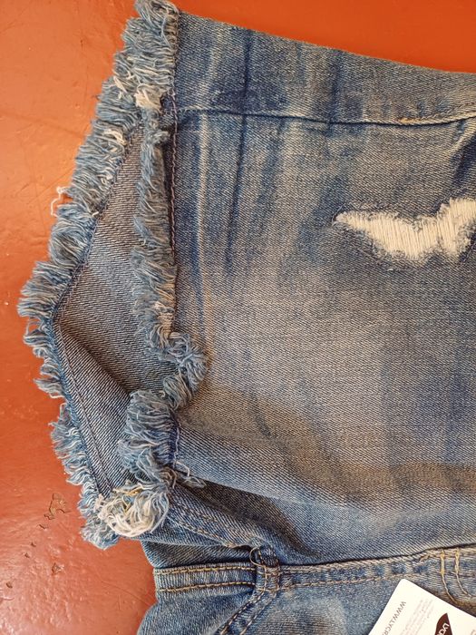 Продам шорты джинса новые