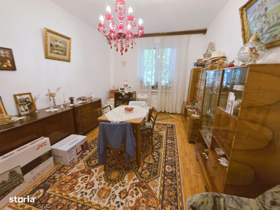Vanzare apartament 3 camere Su 84 mp Razoare blocurile rusesti etaj 3