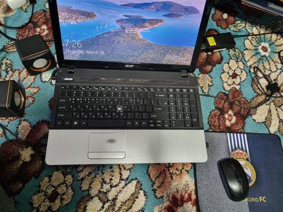 Buxoroda Acer Noutbooki tez va arzon narxda sotilad.i