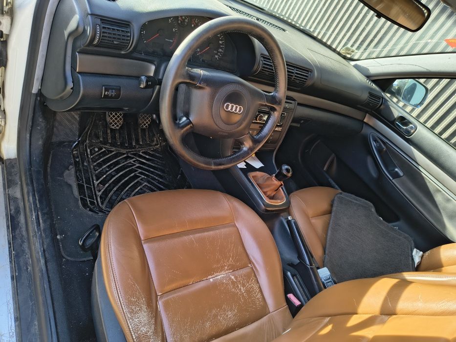 Vând   -schimb audi