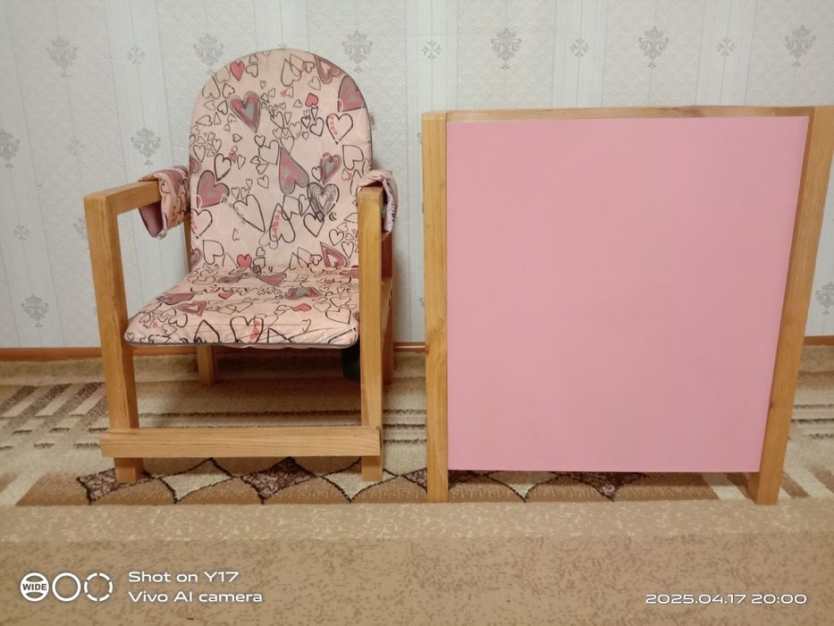 Продам столик для кормления