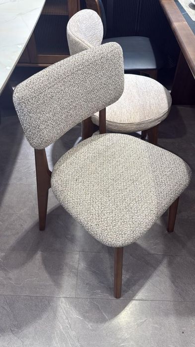 Новые стулья, натуральное дерево