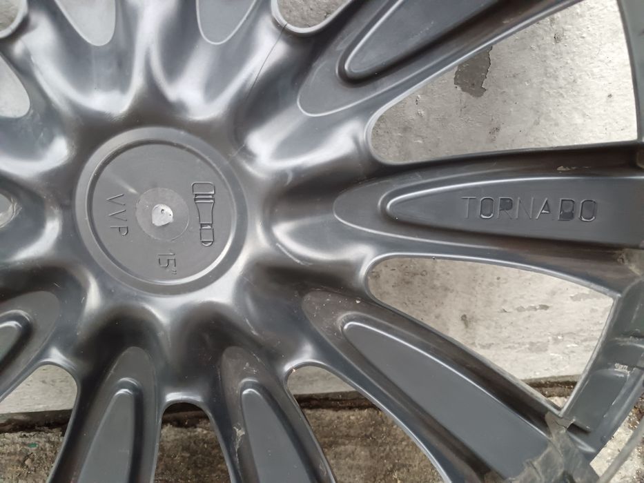 Продам 2 колпака R15