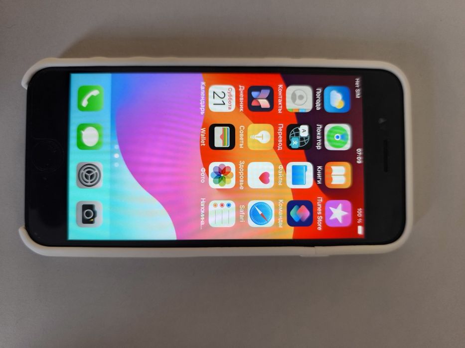 Продам iPhone SE