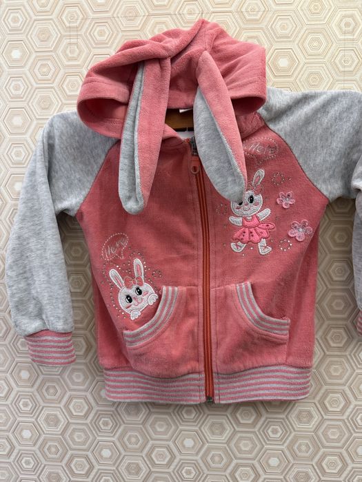 Продам недорого одежду для девочек