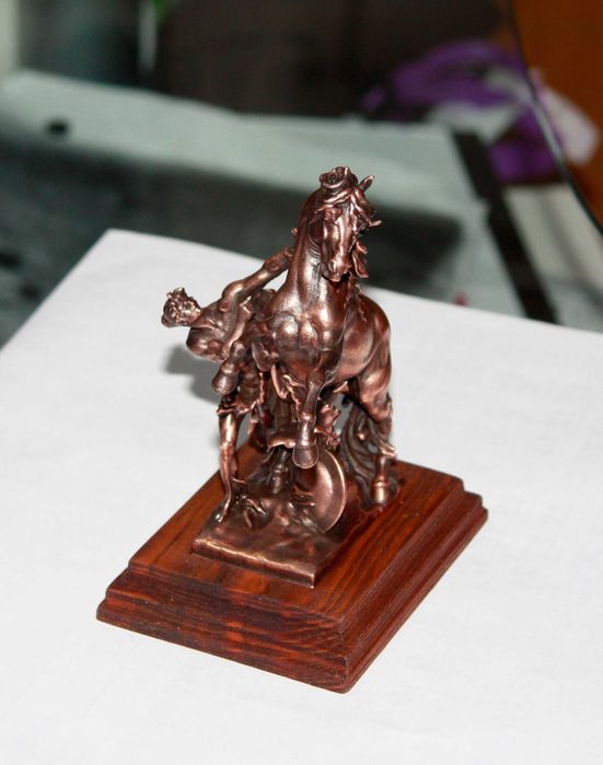 Статуетка-сувенир "Кон и ездач". Медна галванопластика.