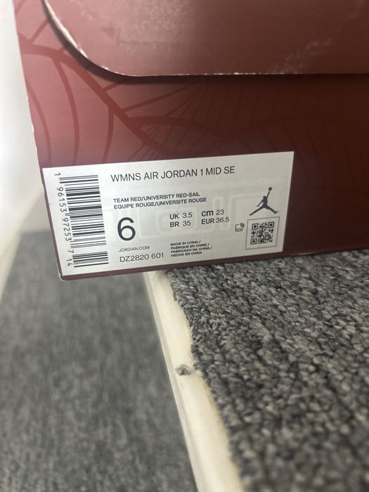 Jordan 1 tiki leaf stare foarte buna