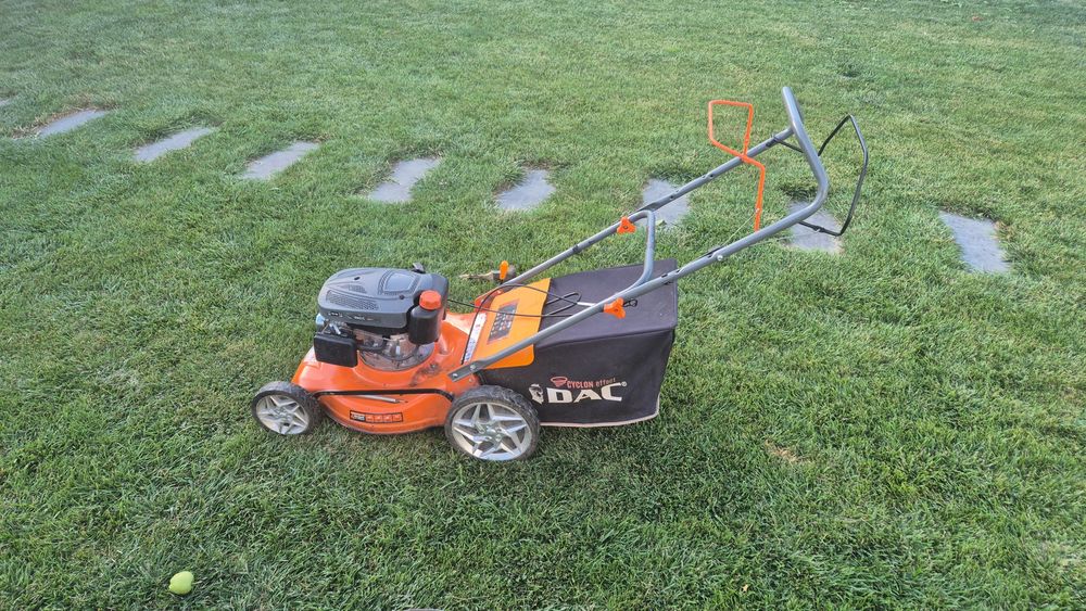 Masina de tuns gazon cu autopropulsie Ruris Dac 120XL
