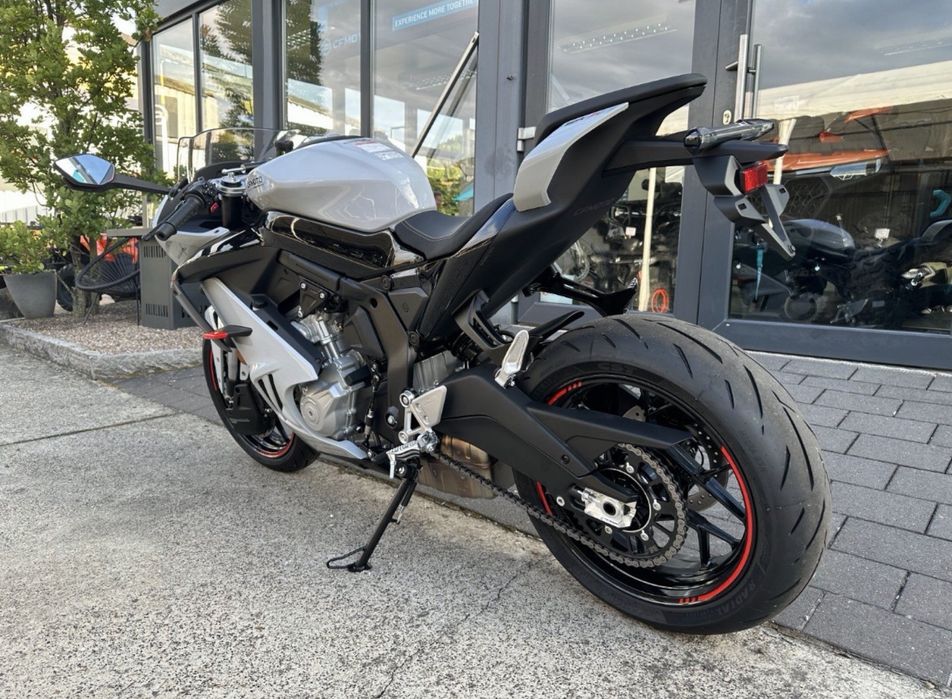 CFMoto 675 SR-R / 2026 / 0km / garantie