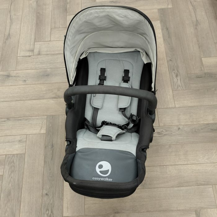 Продам коляску easywalker
