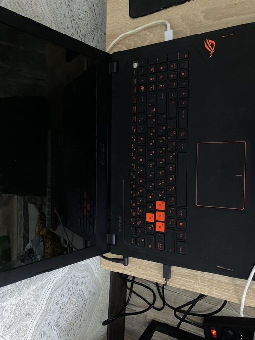 Asus GL502VMK хороше состоянии работает отлично все тянет брал за 350