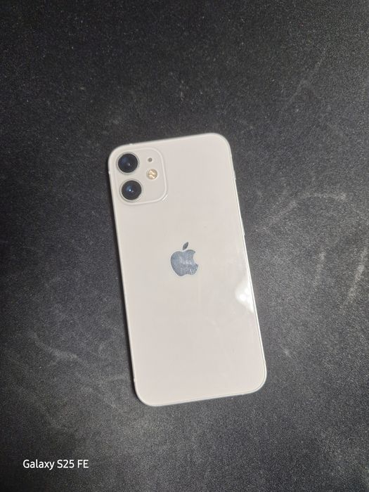 Продам IPhone 12 mini