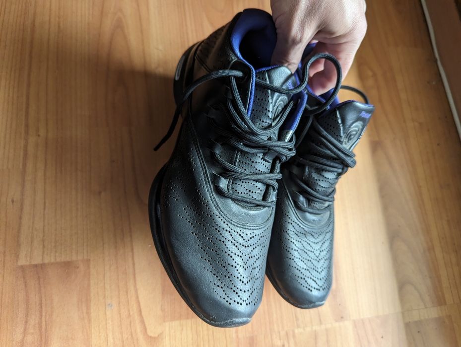 Vând adidași Reebok Easy Tone 37.5