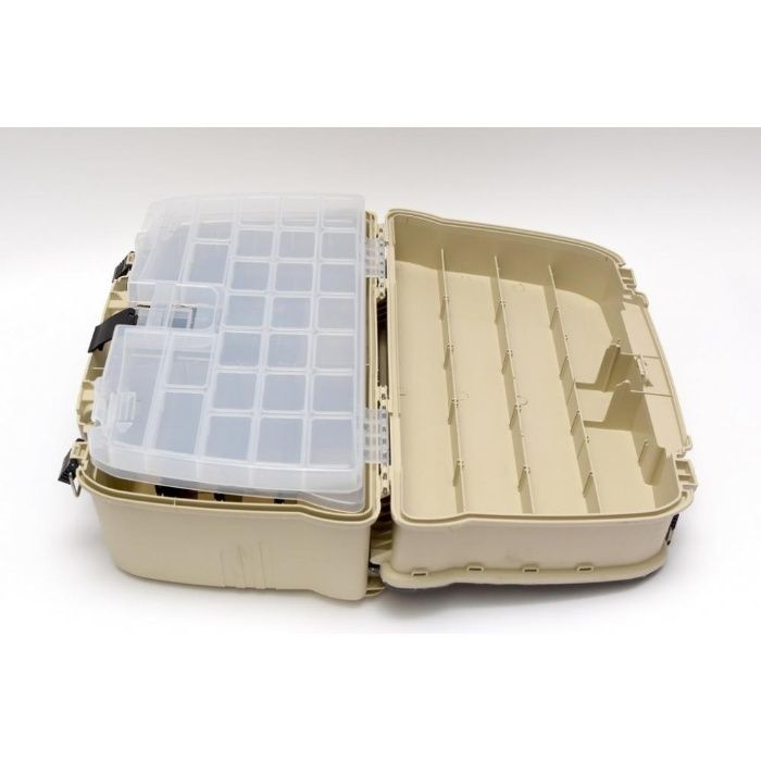 Голям куфар за воблери , блесни и джигове .