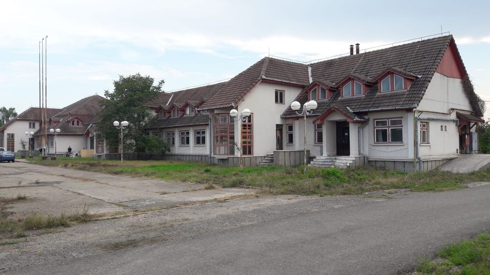 Vand apartament de 3 camere 70 m si apartament de 4 camere...80 m