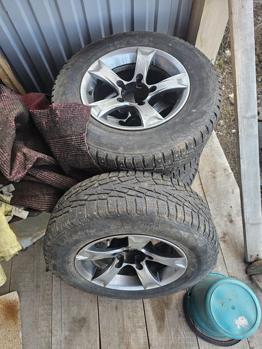 Продам диски с резиной комплект