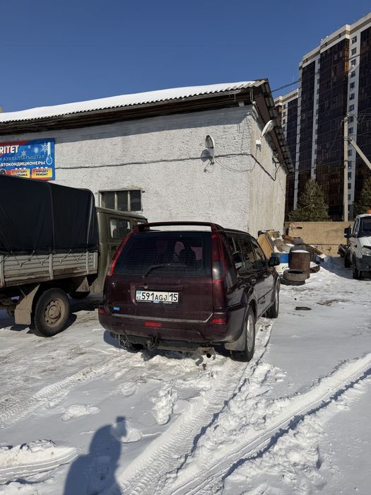 Nissan X-trail в хорошем состояние