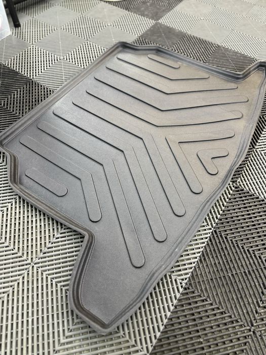 Стелка за багажник, за Toyota Yariss Cross - модел след 2020г